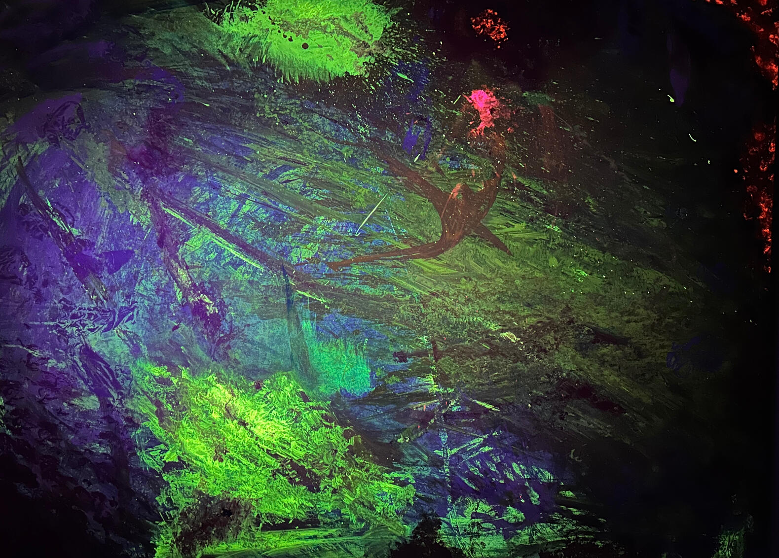 Radiance I – UV Schwarzlichtvariante mit UV-Pigmenten. Strahlkraft und Dichte erhöhen die energetische Wirkung deutlich.