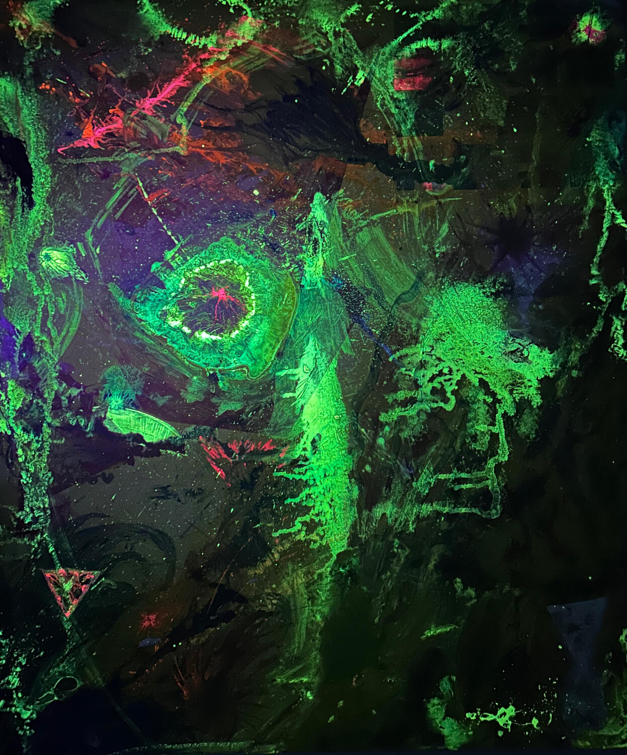 Radiance II – UV Schwarzlichtbetonung mit UV-Pigmenten. Leuchtende Ebenen intensivieren Tiefe und Raumwirkung.